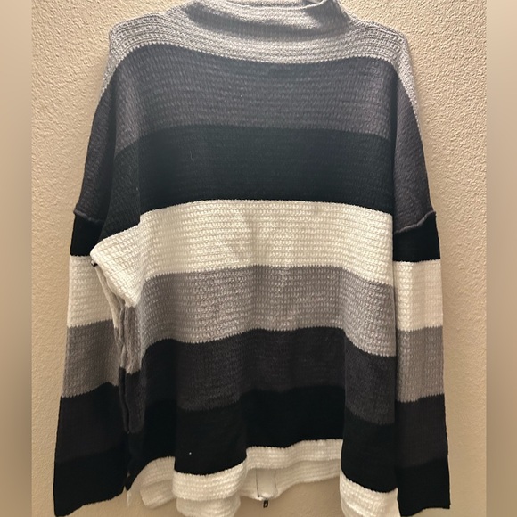 Penelope Rose Striped Black and Gray Sweater with Zipper Size XL - Picture 2 of 3